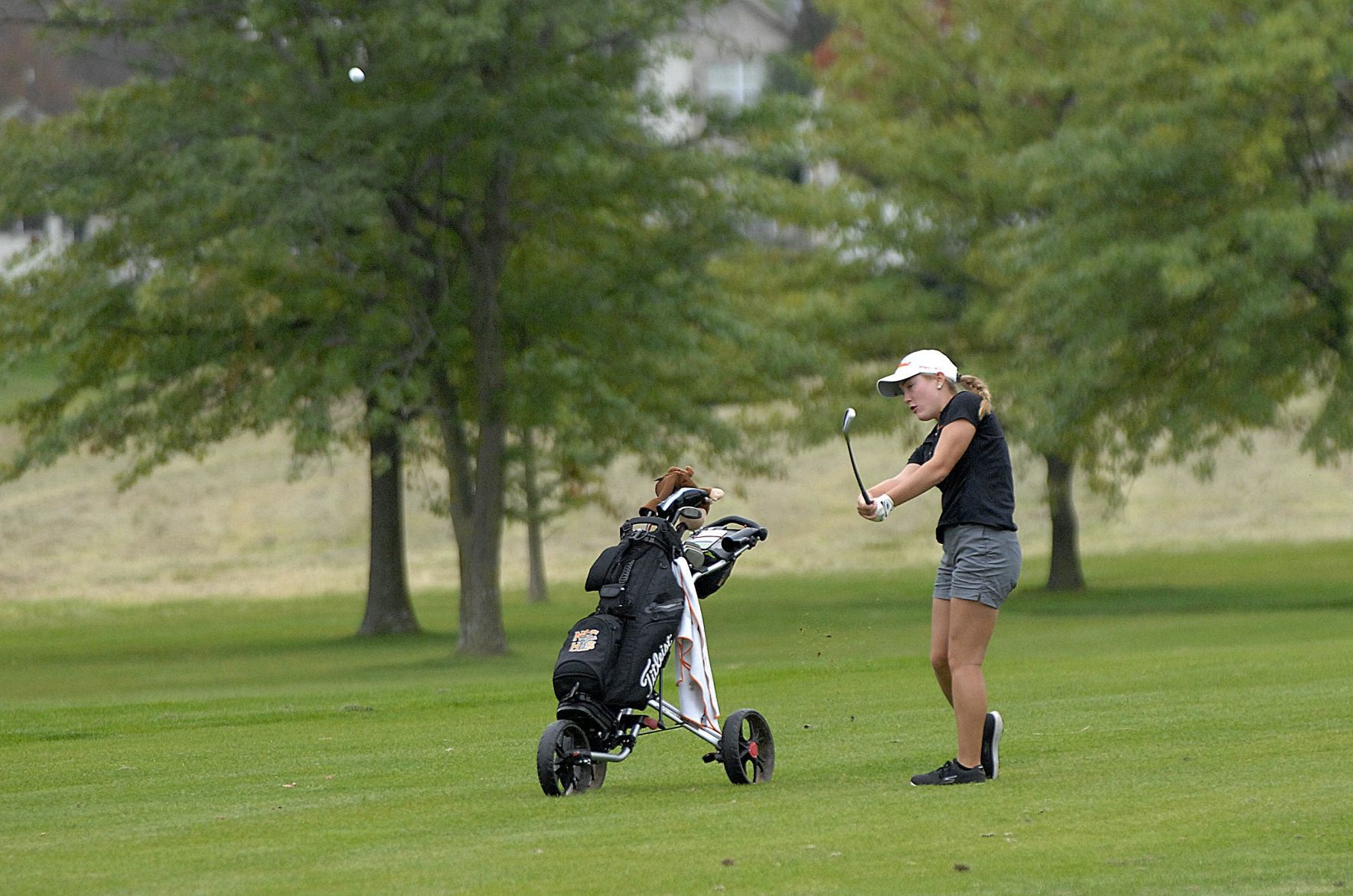 101119-blm-spt-5girlsgolf